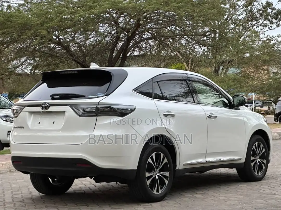 Toyota Harrier 2.0 2015 White
