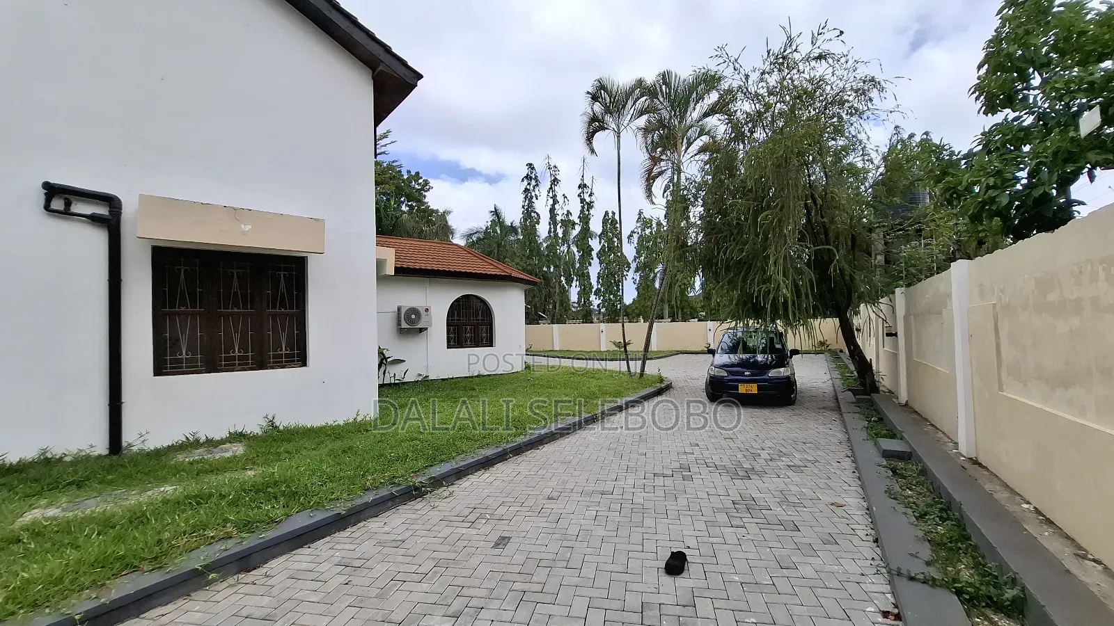 7bdrm Bungalow in Mbezi Beach Kwa for rent