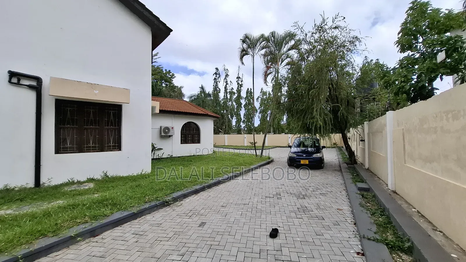 7bdrm Bungalow in Mbezi Beach Kwa for rent
