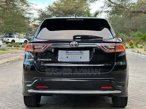 Toyota Harrier 2.0 2015 Matt Black