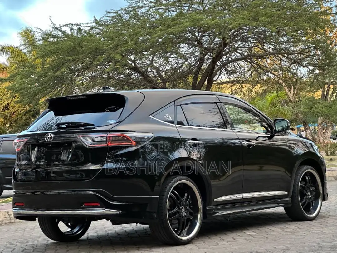 Toyota Harrier 2.0 2015 Matt Black