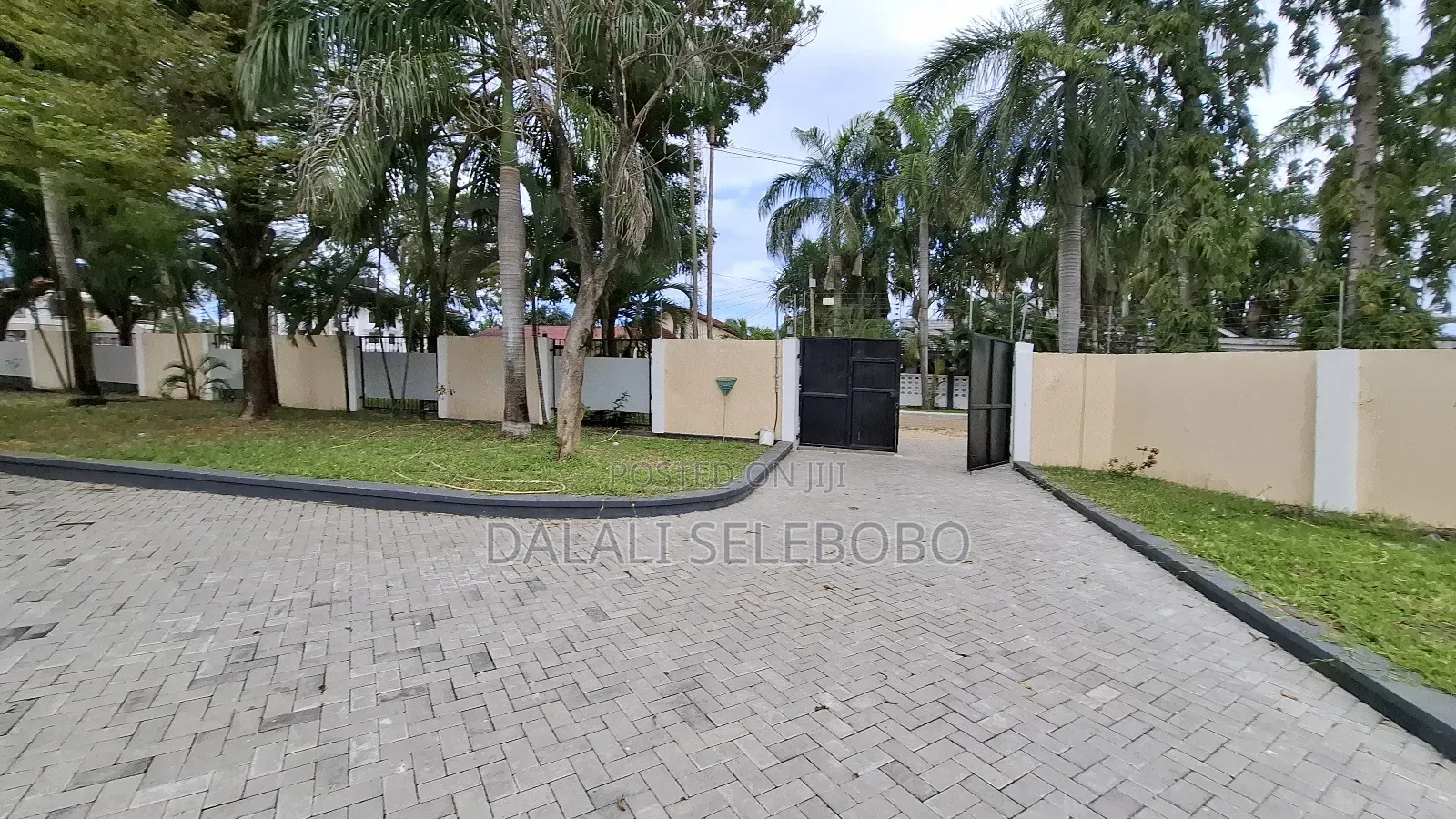 7bedrooms With Servant Quarter Better for Private Office