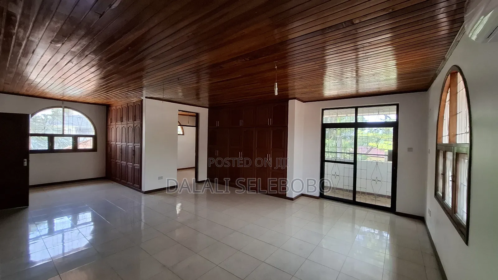 7bedrooms With Servant Quarter Better for Private Office