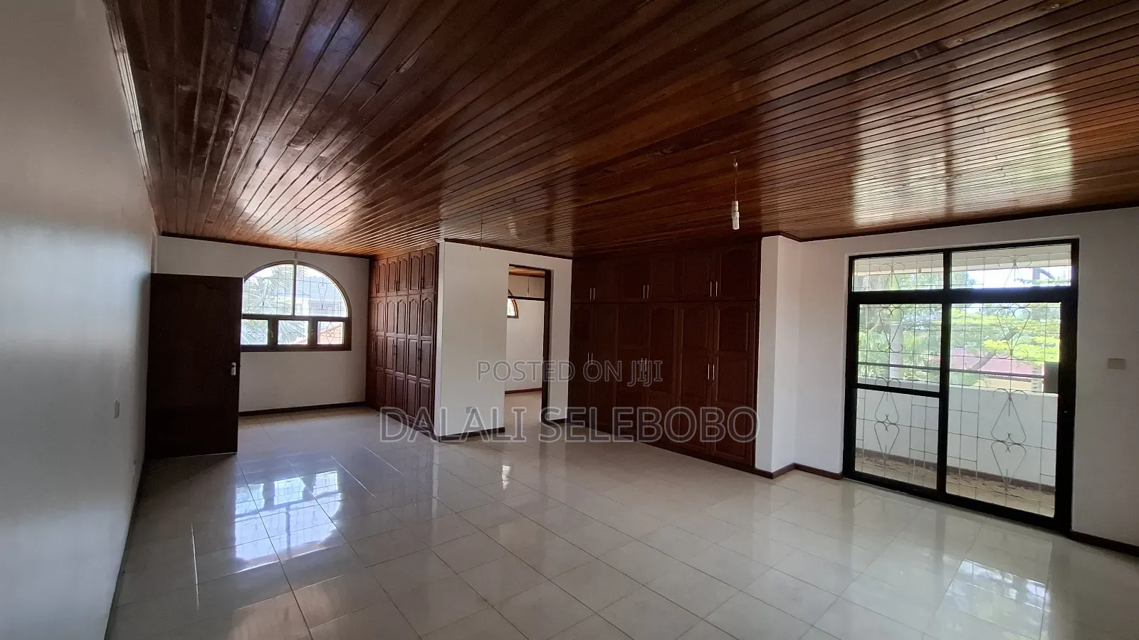 7bedrooms With Servant Quarter Better for Private Office
