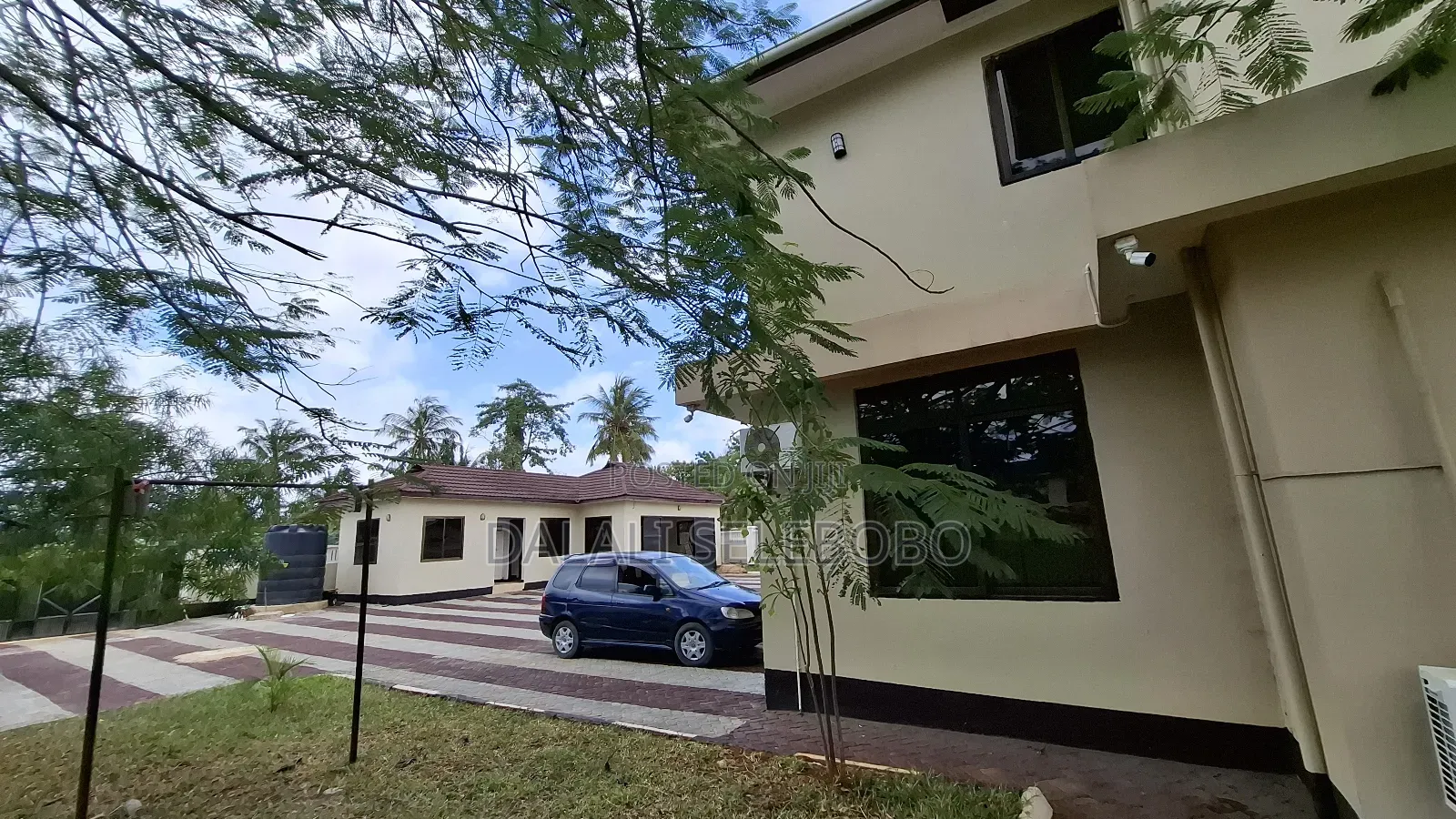 7bedrooms With Servant Quarter Better for Private Office