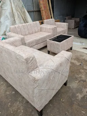 Sofa Sety Nauza Ipo Tayari 2:2:1:1 Na Coffe Table Full