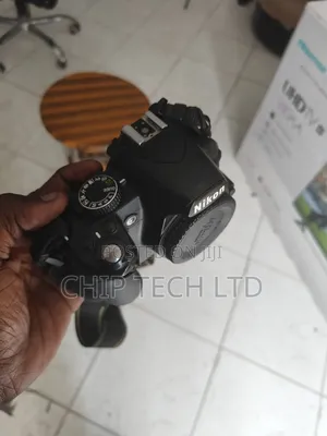 Nikon D3100 Body With Lens