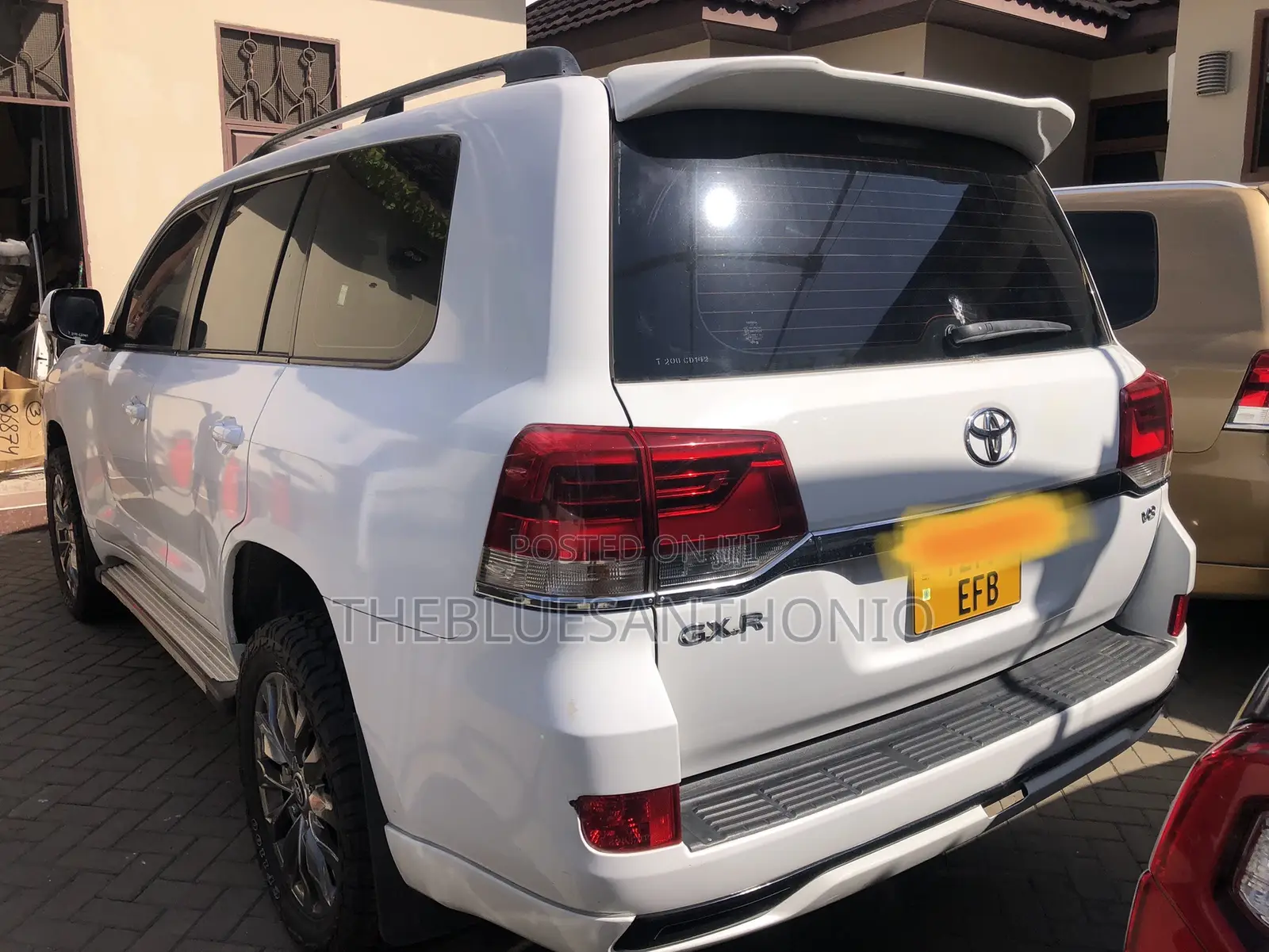 Toyota Land Cruiser 2015 White
