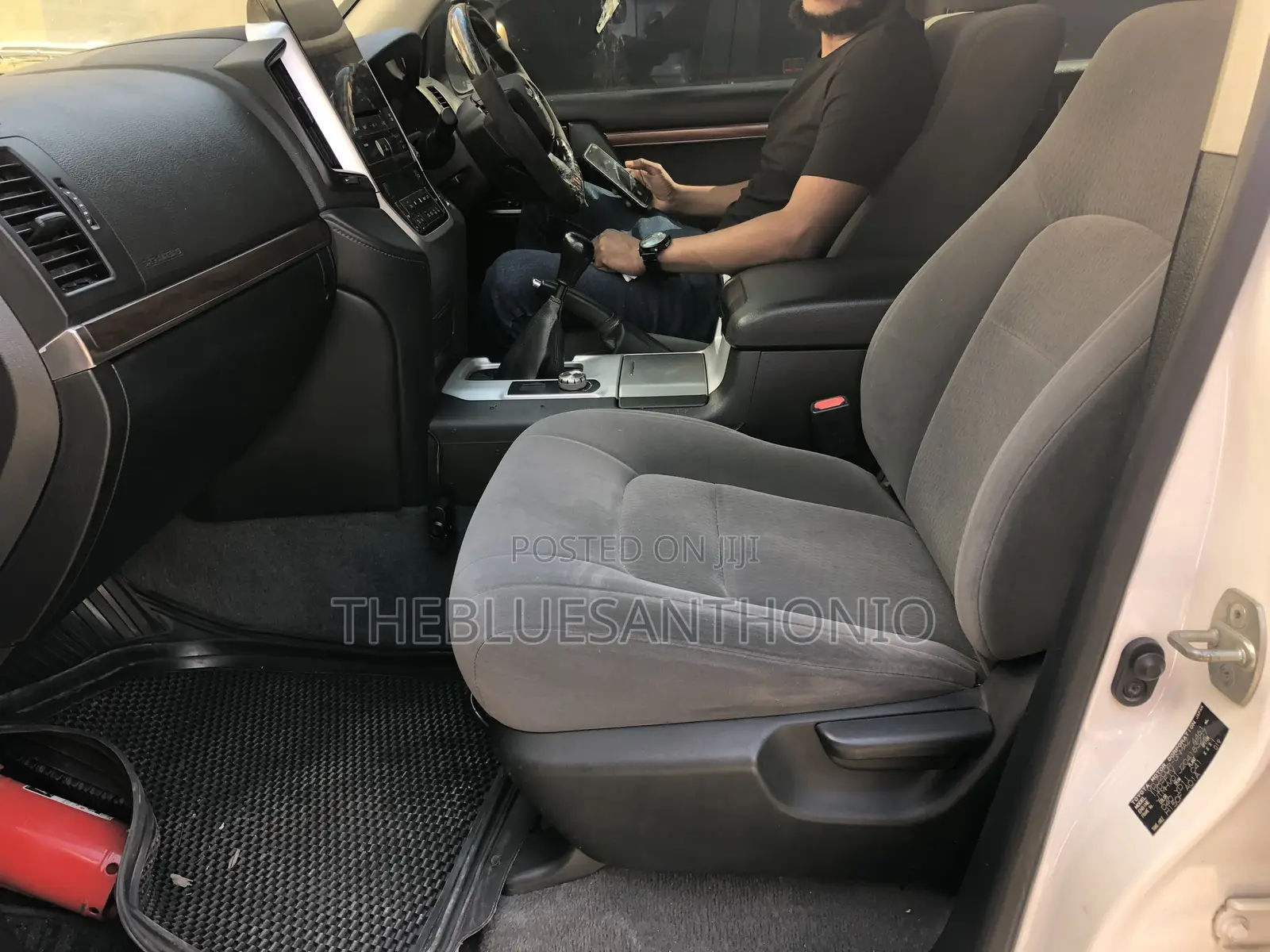 Toyota Land Cruiser 2015 White
