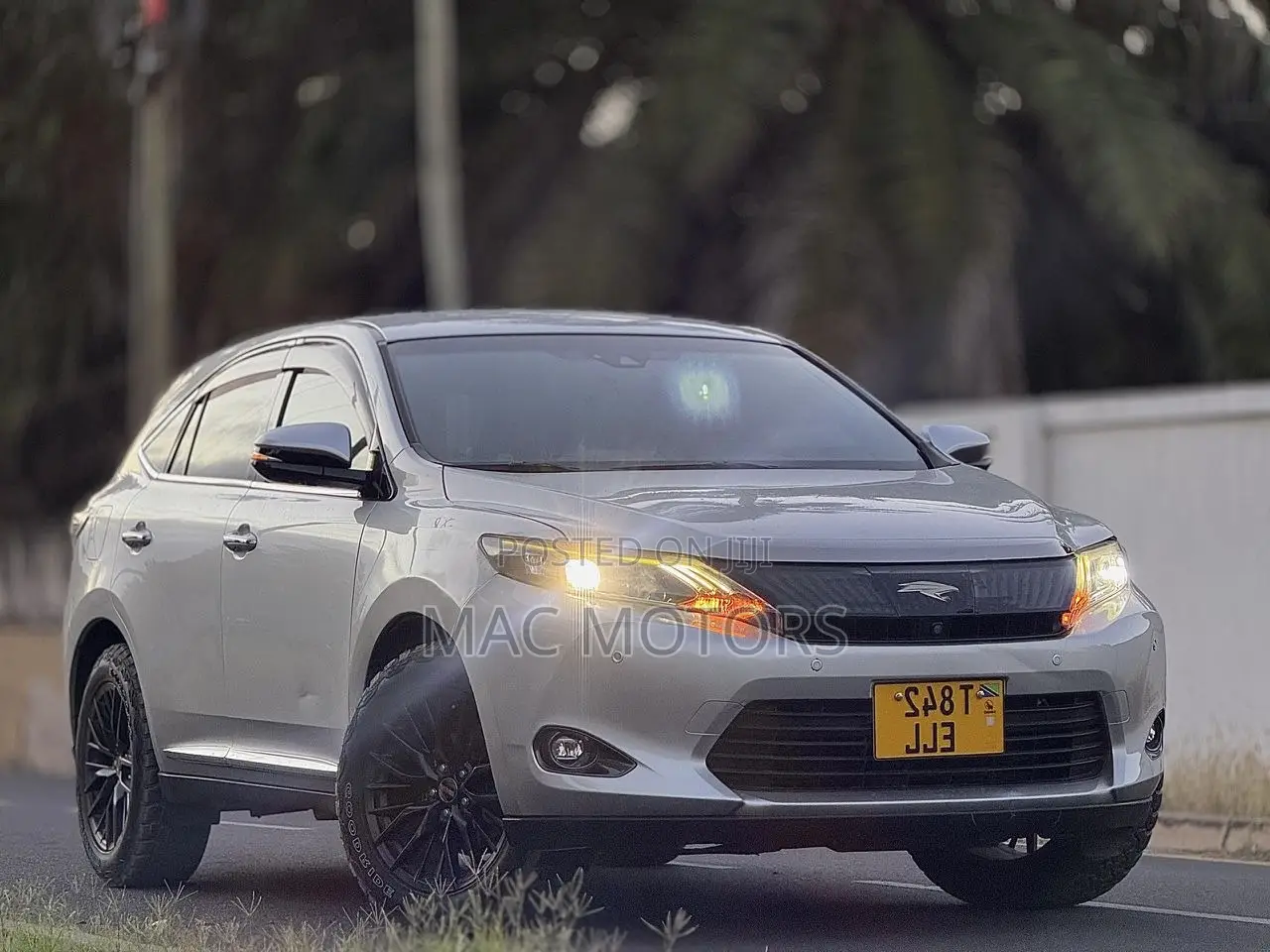 Toyota Harrier 2.0 2015 Silver