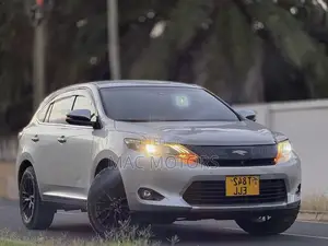 Toyota Harrier 2.0 2015 Silver