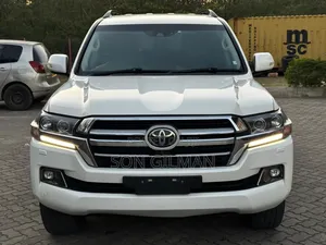 Toyota Land Cruiser 2017 White