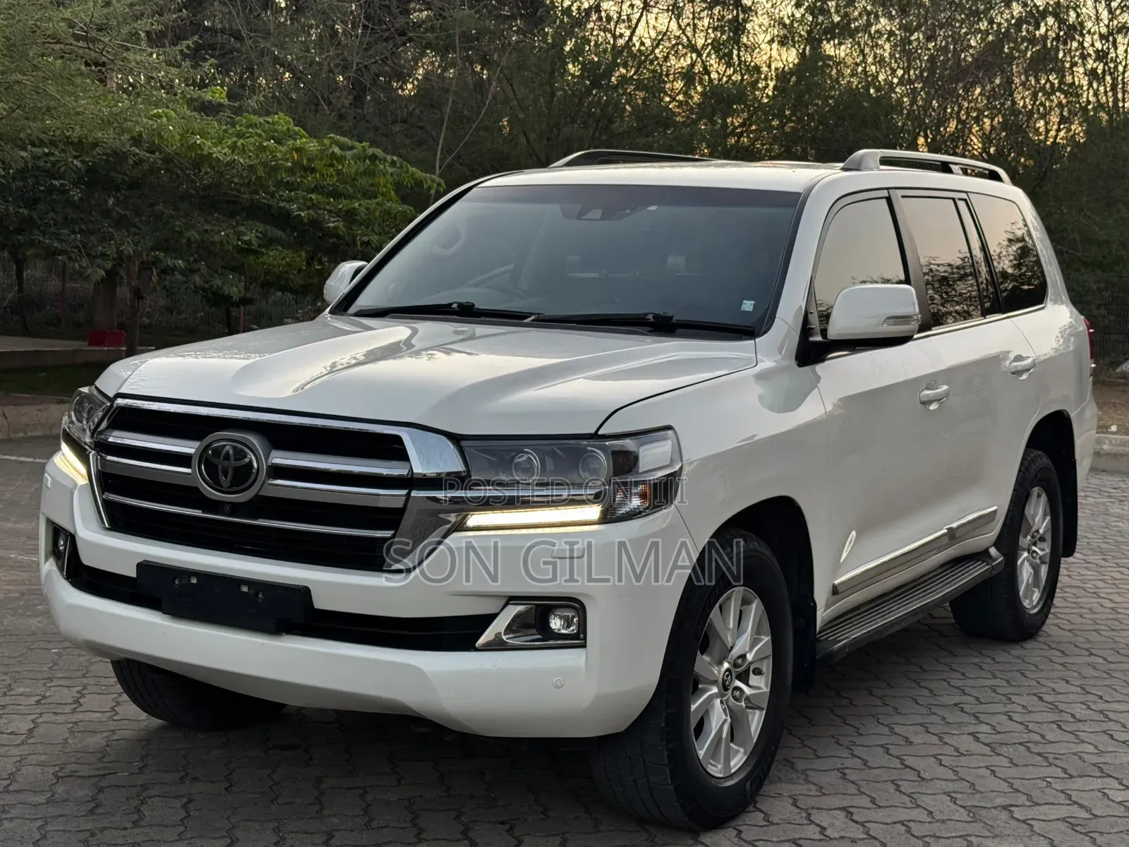 Toyota Land Cruiser 2017 White