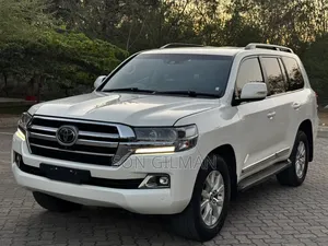 Toyota Land Cruiser 2017 White