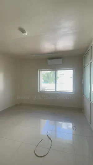 15bdrm House in Oyster Bay for rent