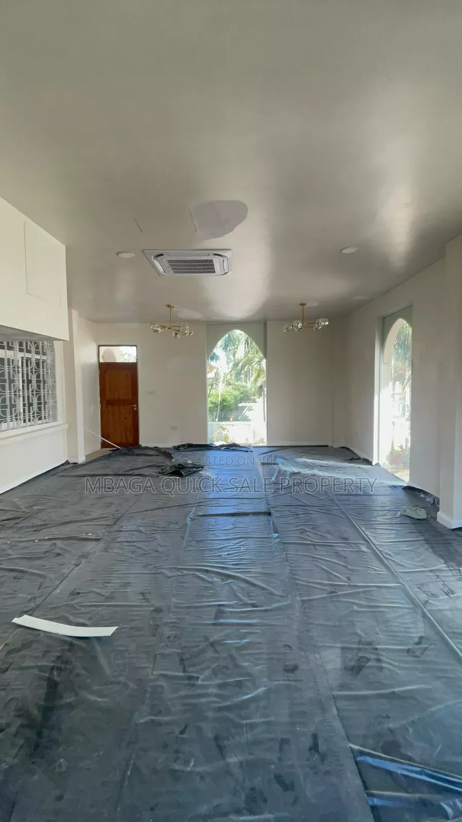 15bdrm House in Oyster Bay for rent