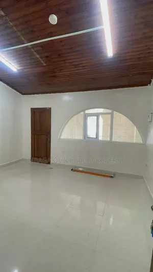 15bdrm House in Oyster Bay for rent
