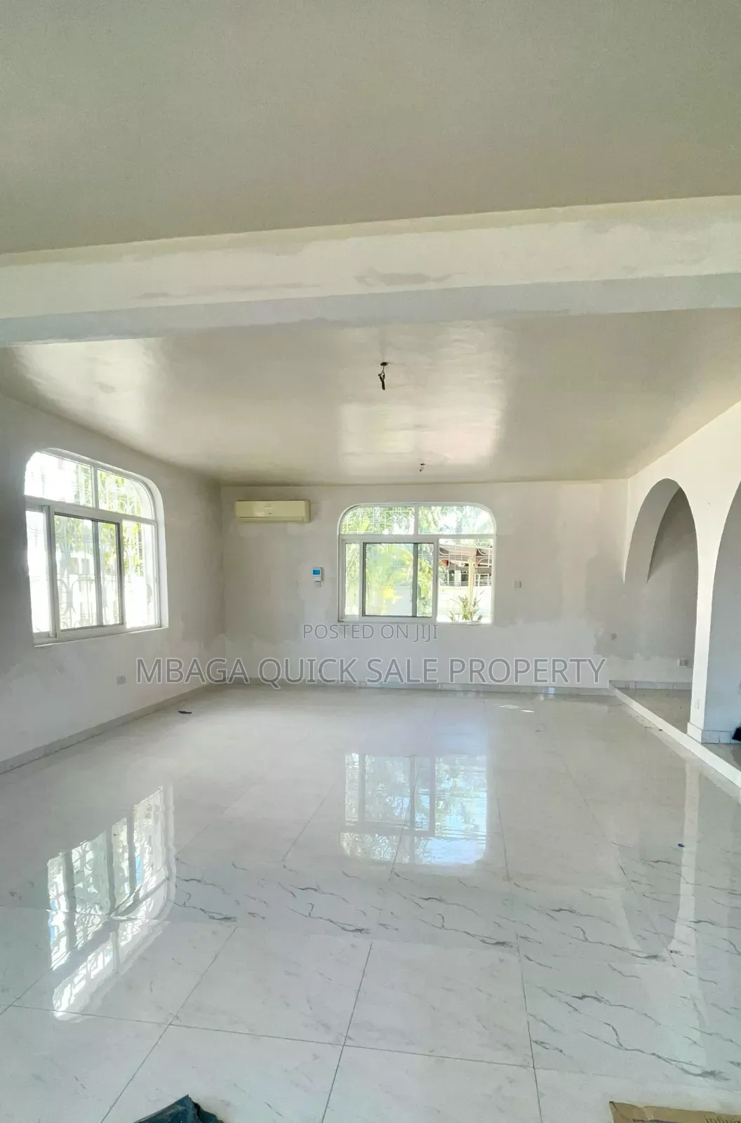 15bdrm House in Oyster Bay for rent