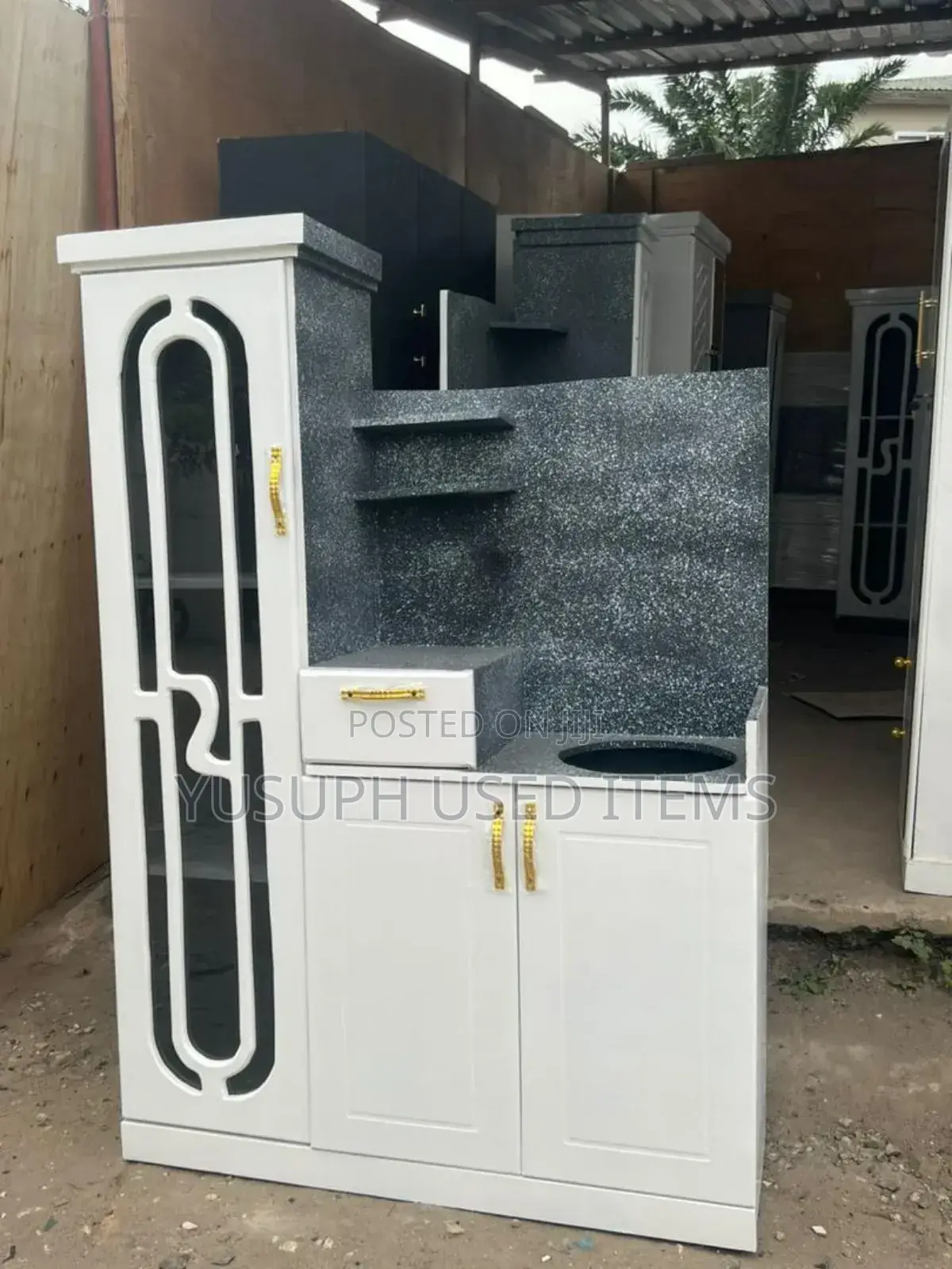 Furniture Mpya Sana // Finishing Nzuri //