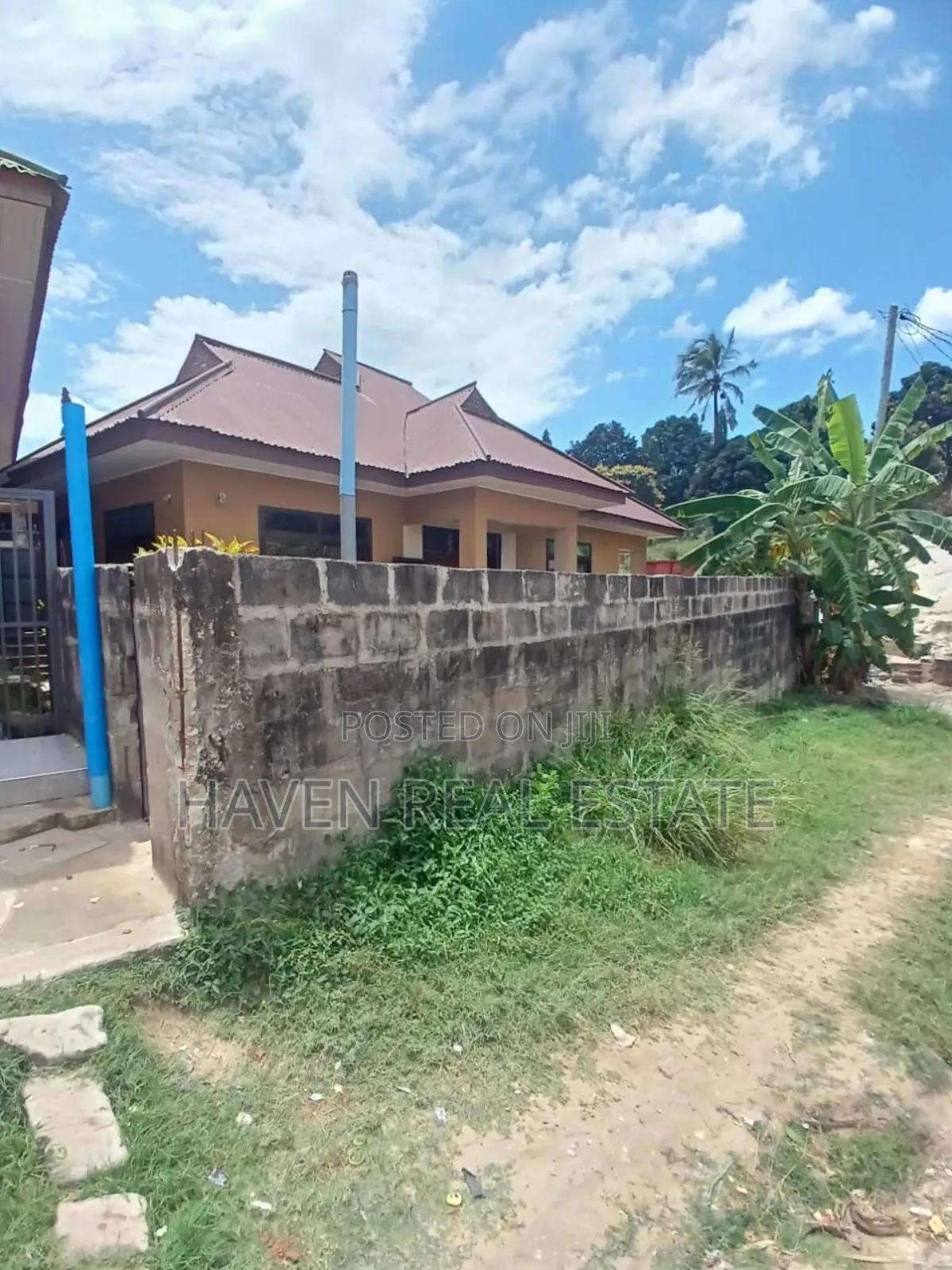 3bdrm House in Goba for sale