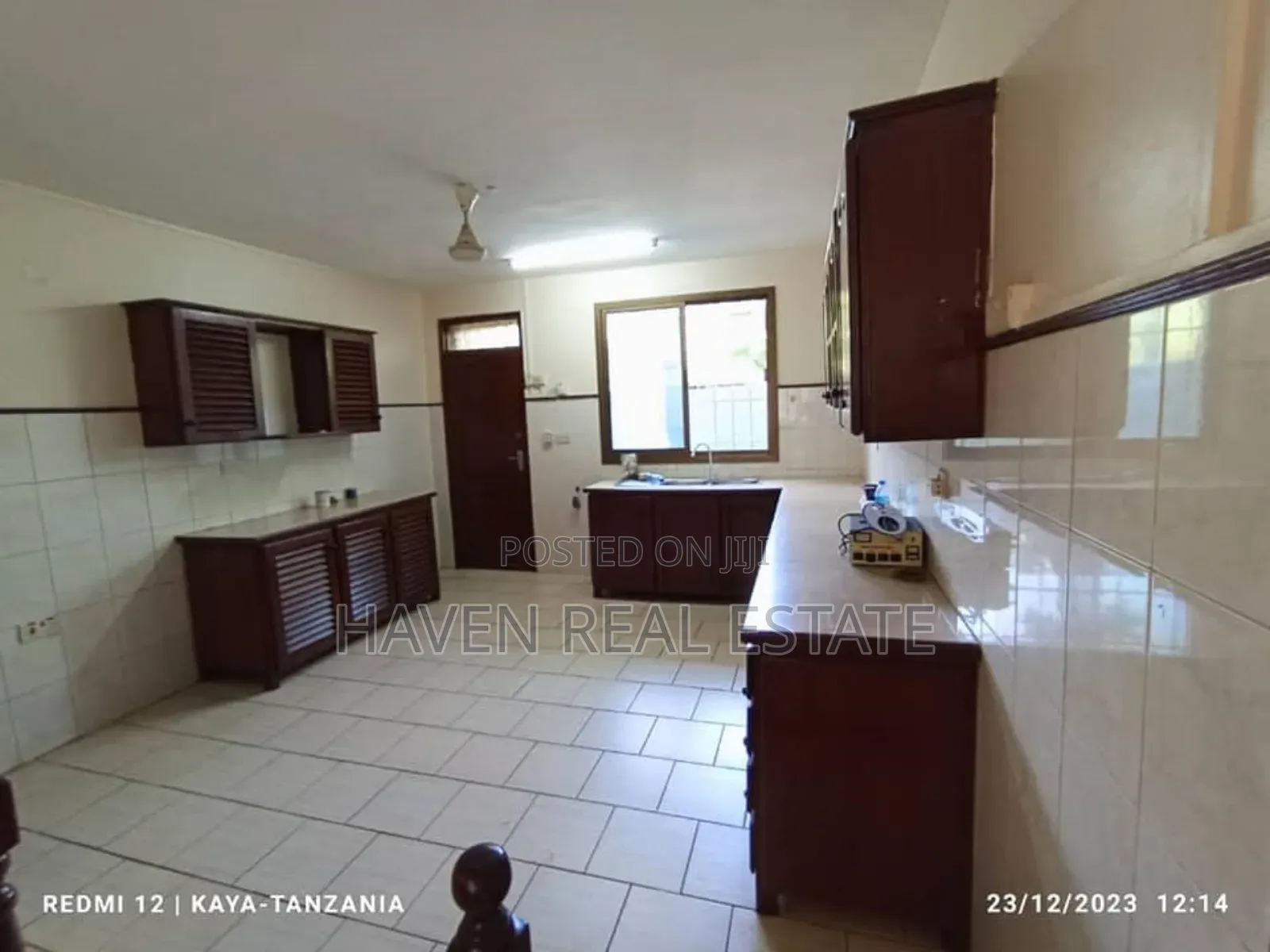 3bdrm Apartment in Upanga West for rent
