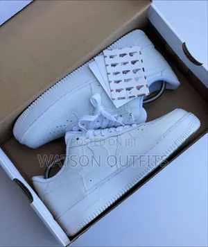 Men's and Women's Sneaker Shoes Two Colours Beautifully Very Colourful
