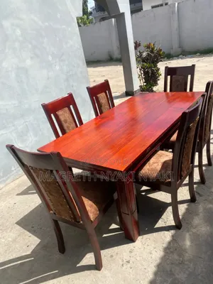 Nauza Dinning Table Mbao Mninga Viti 6 Imetumika Kidogo