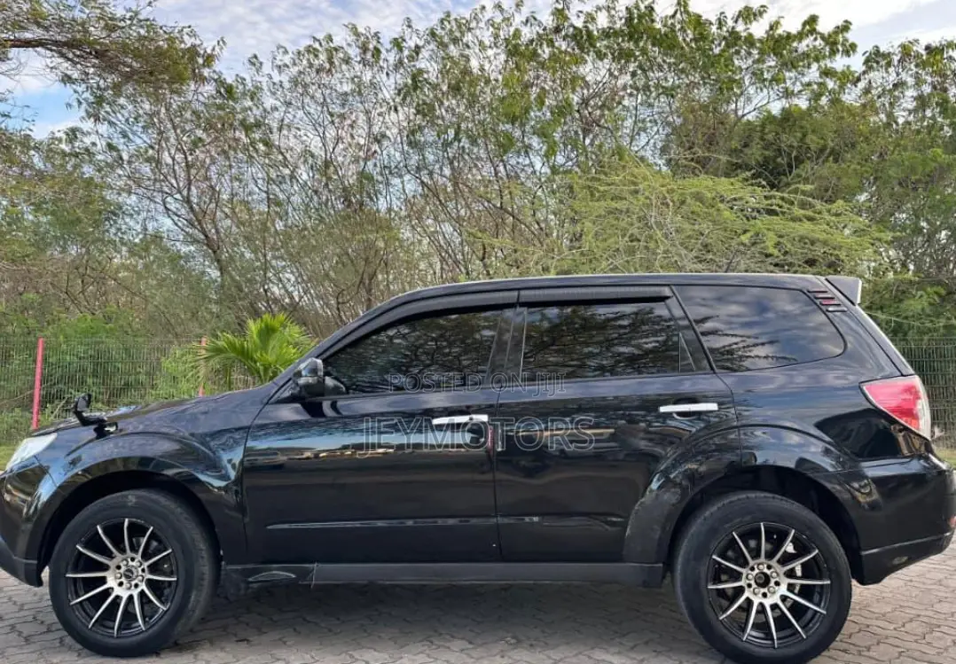 Subaru Forester 2011 Black