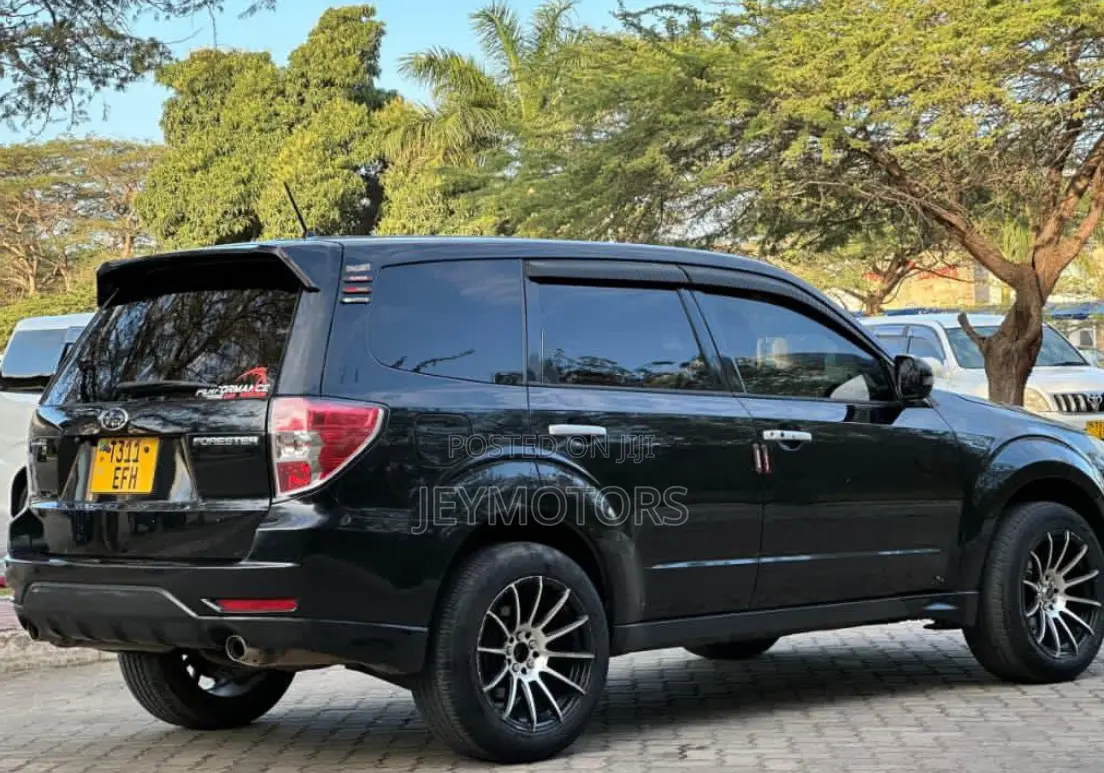 Subaru Forester 2011 Black
