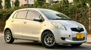 Toyota Vitz 2005 Silver