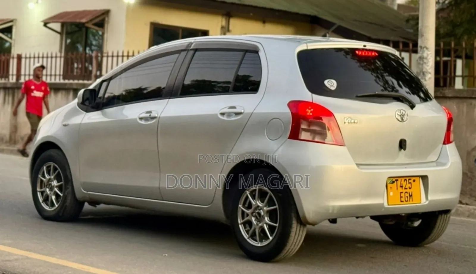 Toyota Vitz 2005 Silver