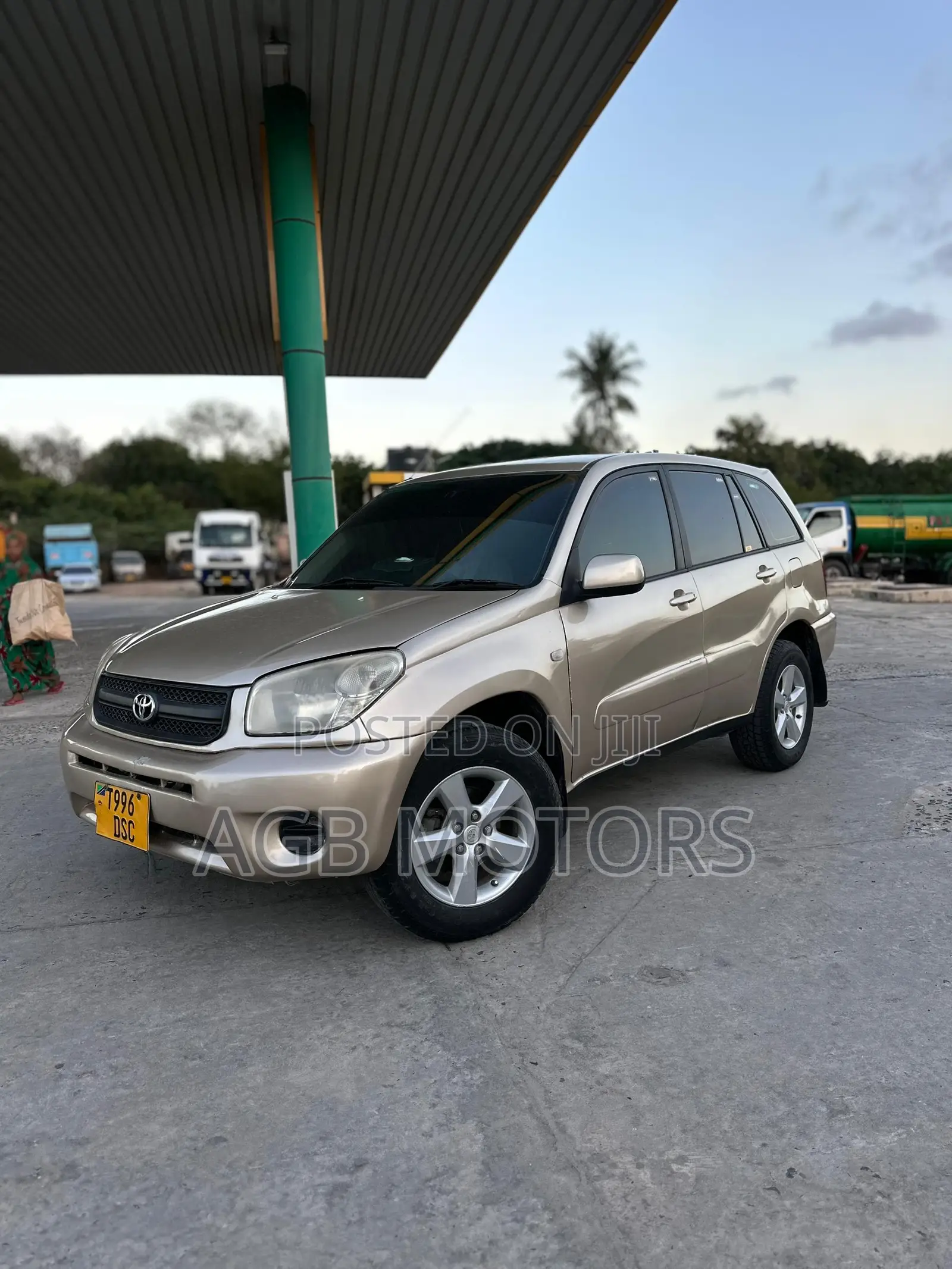 Toyota RAV4 2004 Gold