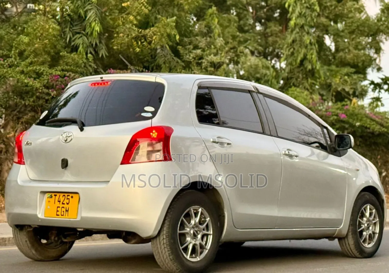 Toyota Vitz 2008 Silver