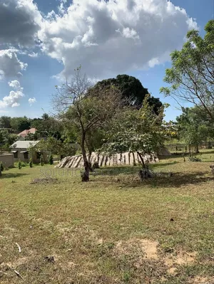 Kiwanja Kinauzwa Madale Mkoroshini