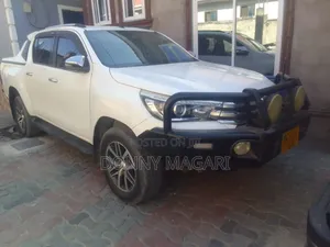Toyota Hilux 2016 White