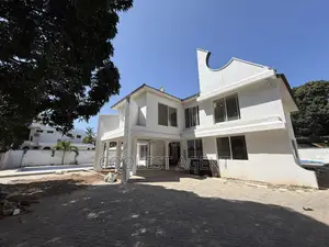 5bdrm Bungalow in Coolest Estate, Oyster Bay for rent