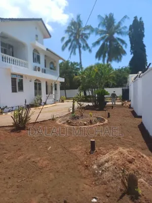 5bdrm House in Mbezibeach for rent