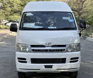 Toyota HiAce 2006 White