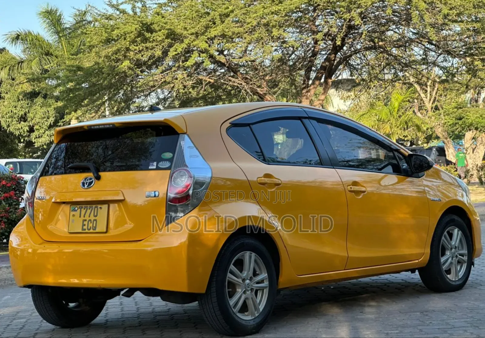 Toyota Aqua 2014 Yellow