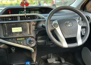 Toyota Aqua 2014 Yellow