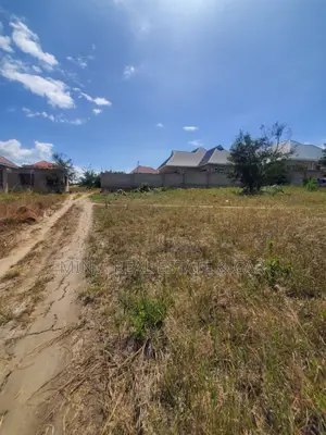 Big Plot in Terms of Size for Sale in Madale Msigani and Its Cheap