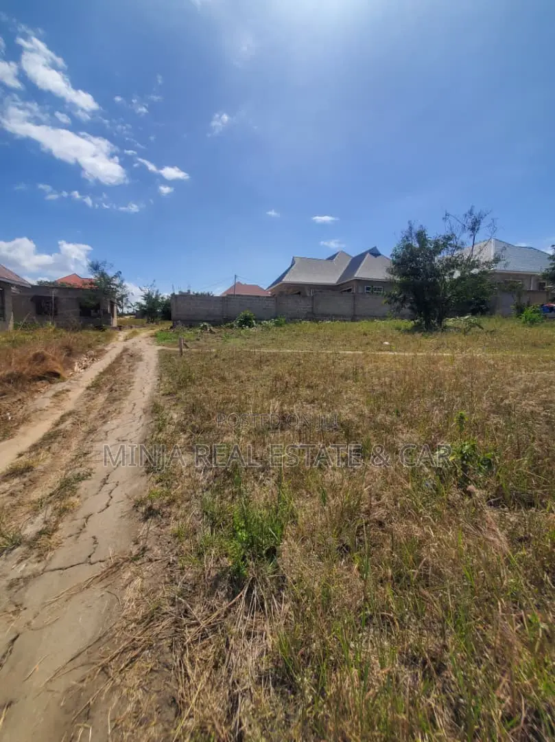 Big Plot in Terms of Size for Sale in Madale Msigani and Its Cheap