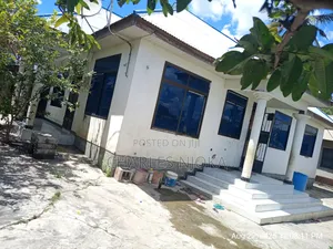 5bdrm House in Tanzania Daresalaam for sale