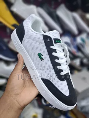 Lacoste Sneakers