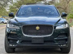 Jaguar F-Pace 2017 Green