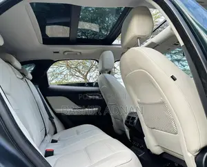 Jaguar F-Pace 2017 Green