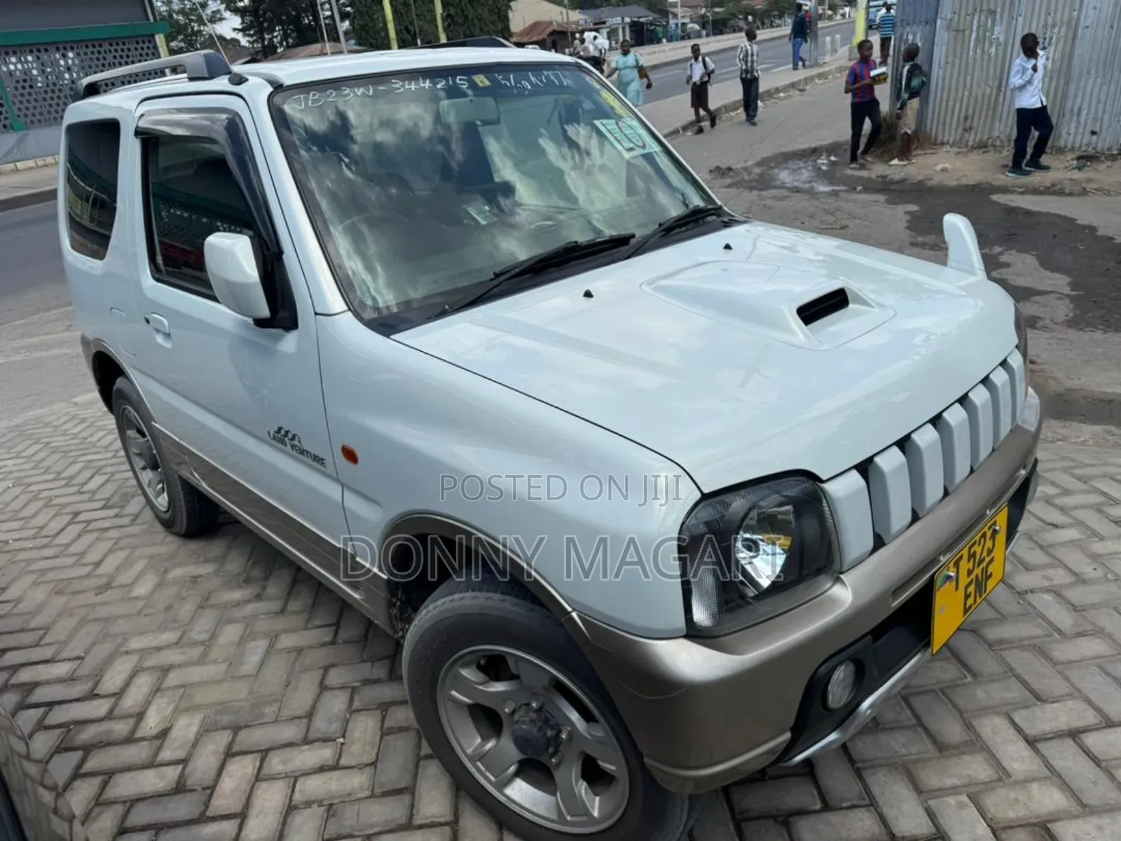 Suzuki Jimny 2000 White