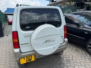 Suzuki Jimny 2000 White