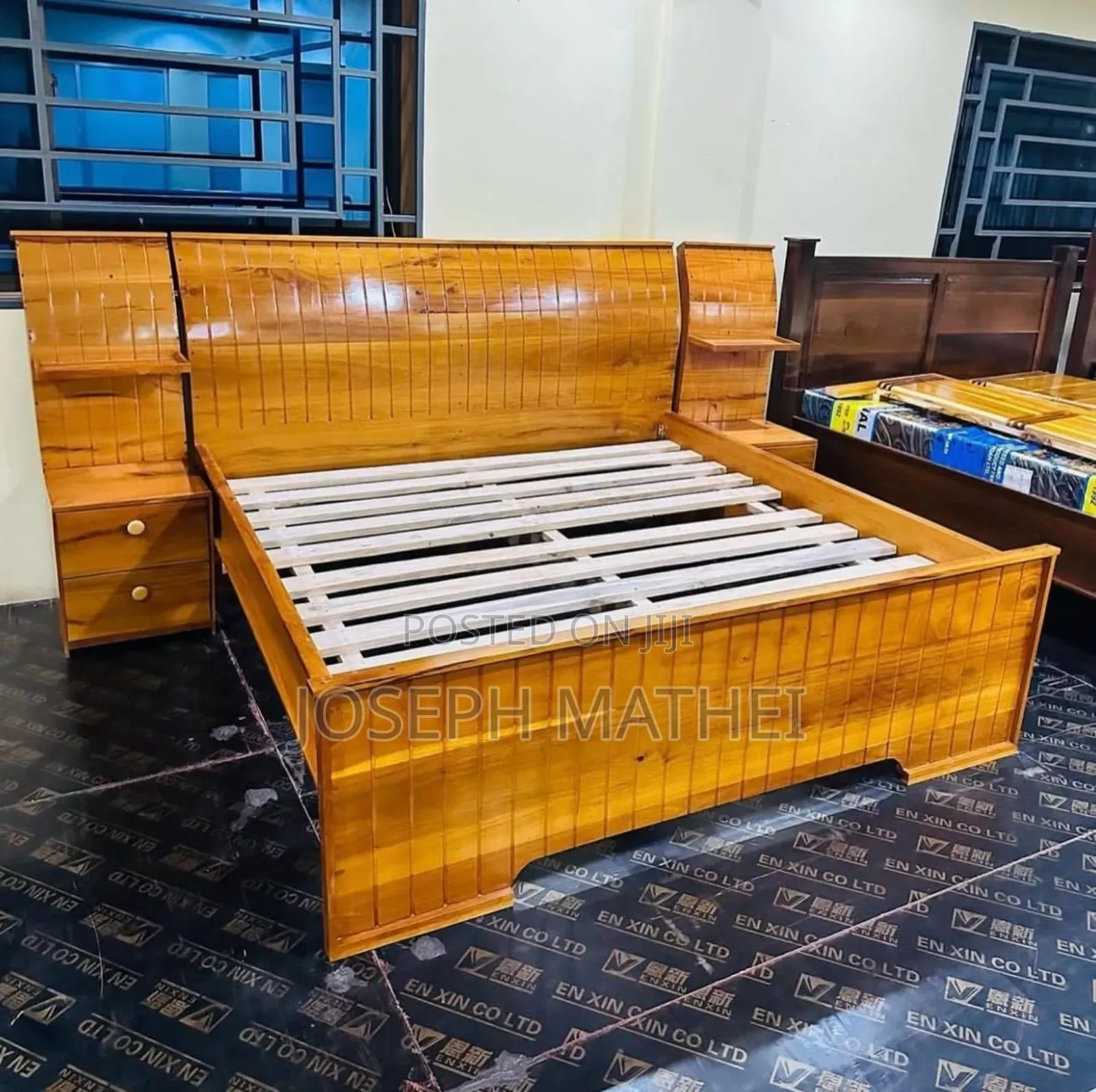 Kitanda Mbao Ngumu Kipo Na Bede Side Mbili