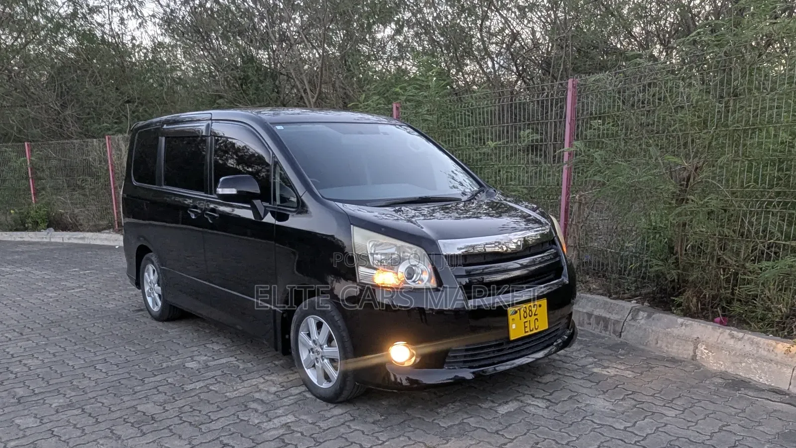 Toyota Noah 2008 Black